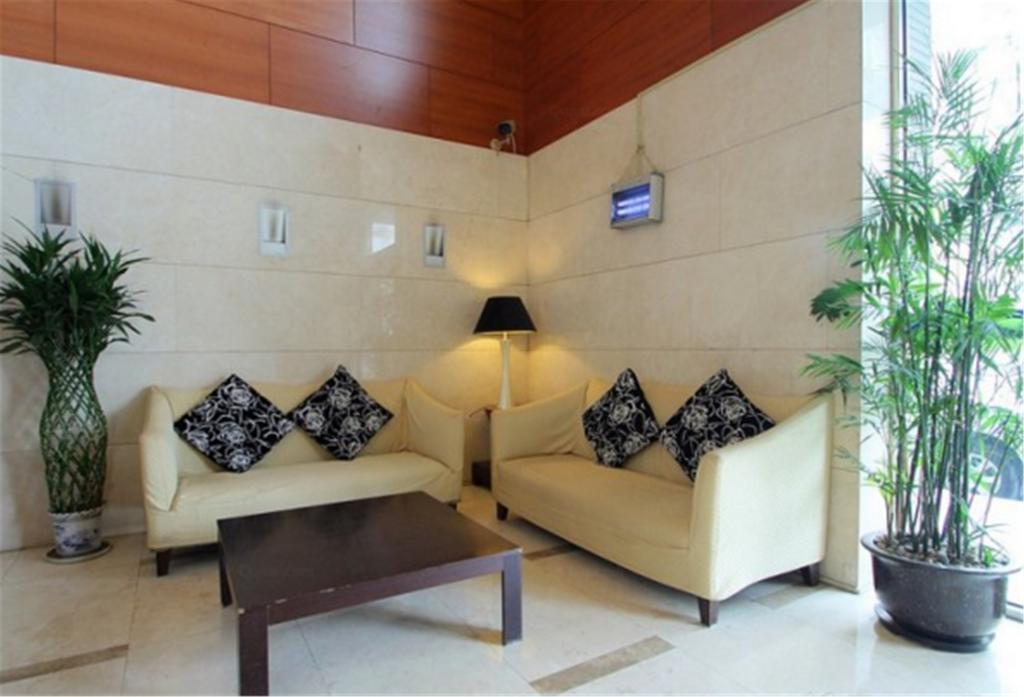 Acme Riverside Service 4*