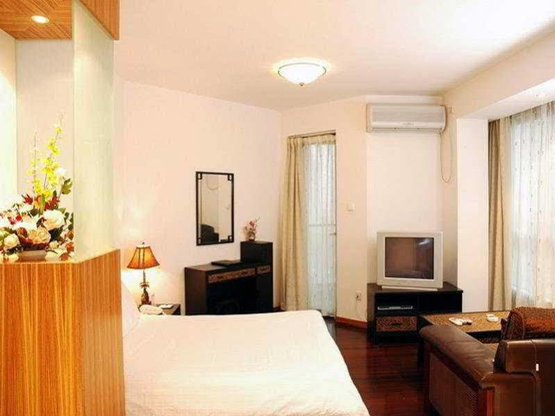 Acme Riverside Service Aparthotel
