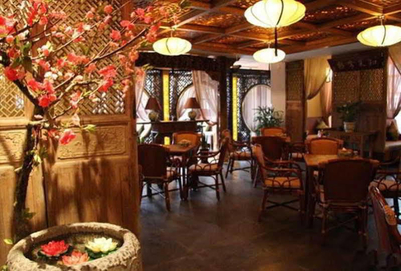 Acme Riverside Service 4*