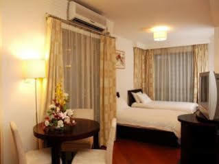 Acme Riverside Service 4*